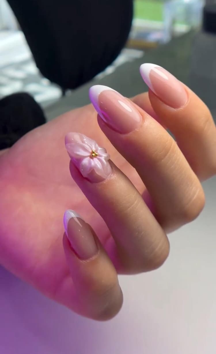 Neutral toe nail polish