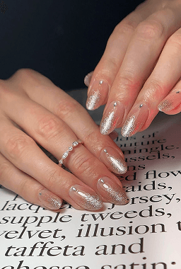 French tip nails with magazine